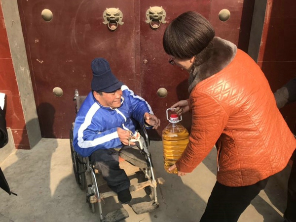 惠济区工商联赴登封宋爻村开展扶贫慰问活动(图2)