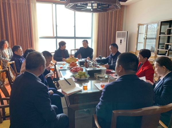 新密市工商联赴尉氏县、兰考县调研小微企业服务中心(图1)