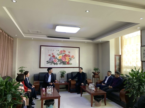 新密市工商联赴尉氏县、兰考县调研小微企业服务中心(图2)