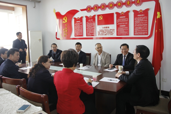 全国工商联副主席李兆前一行到新郑市工商联调研(图3)