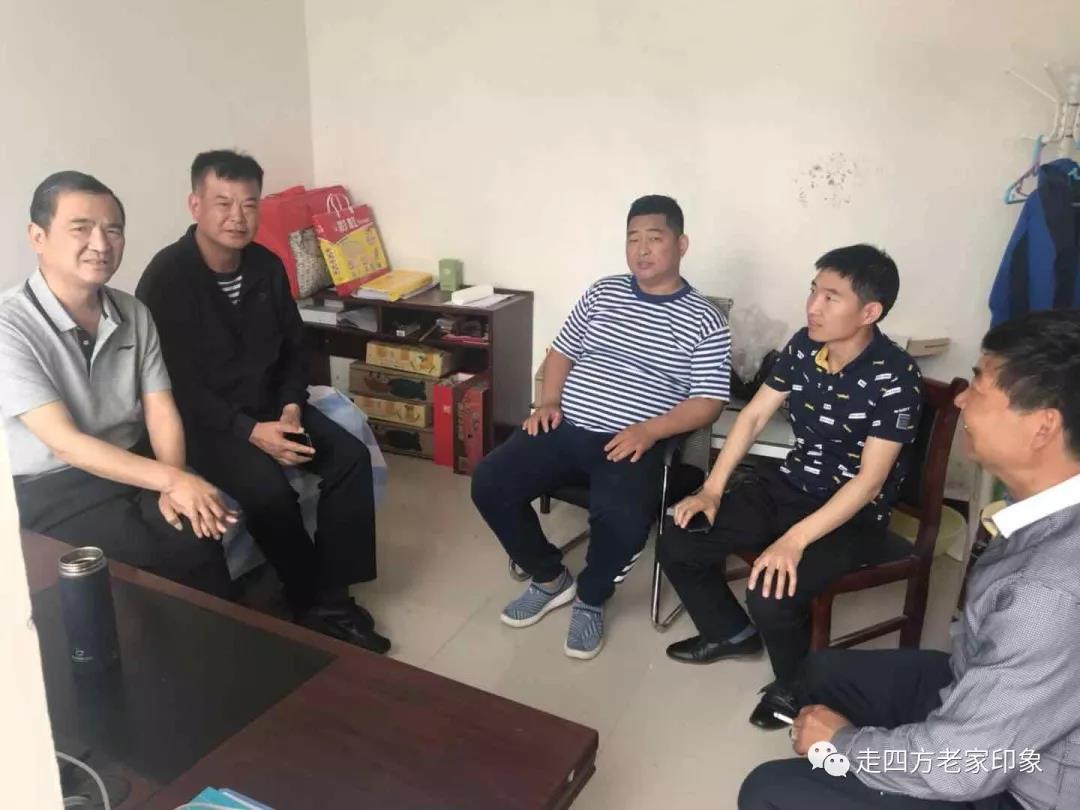 中牟县工商联和企业家代表慰问驻村扶贫干部(图1) 中牟县工商联和企业家代表慰问驻村扶贫干部(图1)