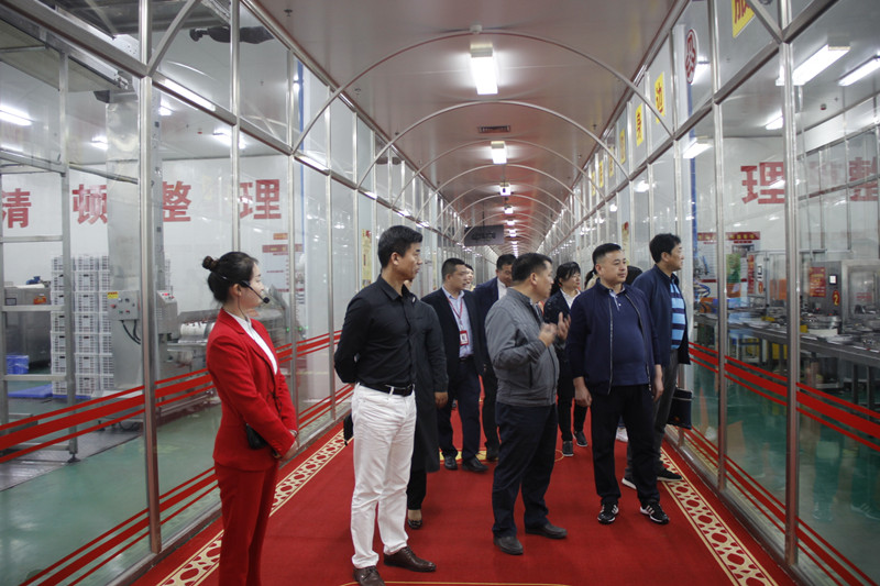 商丘市工商联来新郑检查精准扶贫工作(图2) 商丘市工商联来新郑检查精准扶贫工作(图2)