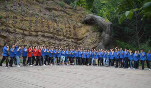 管城区工商联会员企业开展游愚公移山红色教育活动(图2)