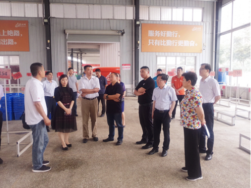 省、市政协领导到管城区工商联会员企业进行实地走访调研(图2) 省、市政协领导到管城区工商联会员企业进行实地走访调研(图2)