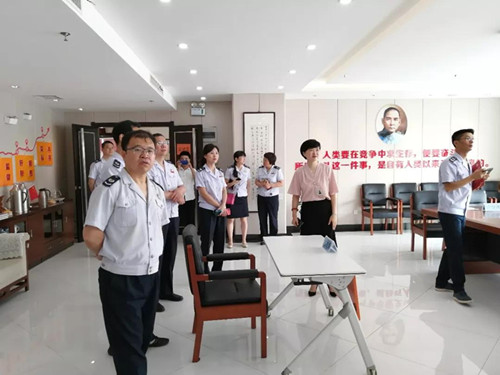 管城区税务局各支部领导今日莅临工商联副会长企业河南瑞诺商务服务有限(图1)