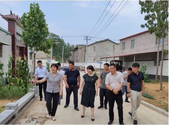 中牟县委统战部、县工商联到黄店镇马庄村走访(图2)