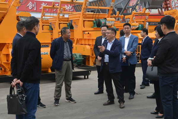 伟德体育直播开奖入口就“不忘初心、牢记使命”主题教育赴企业走访调研(图2)