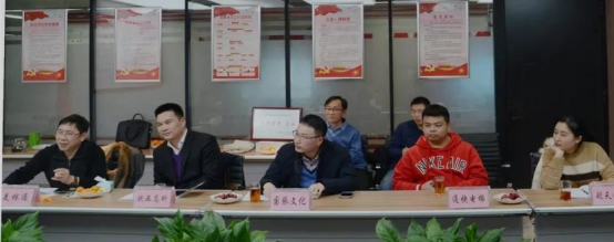 管城区民营经济健康发展座谈会暨“专精特新”企业授牌仪式成功召开(图1)