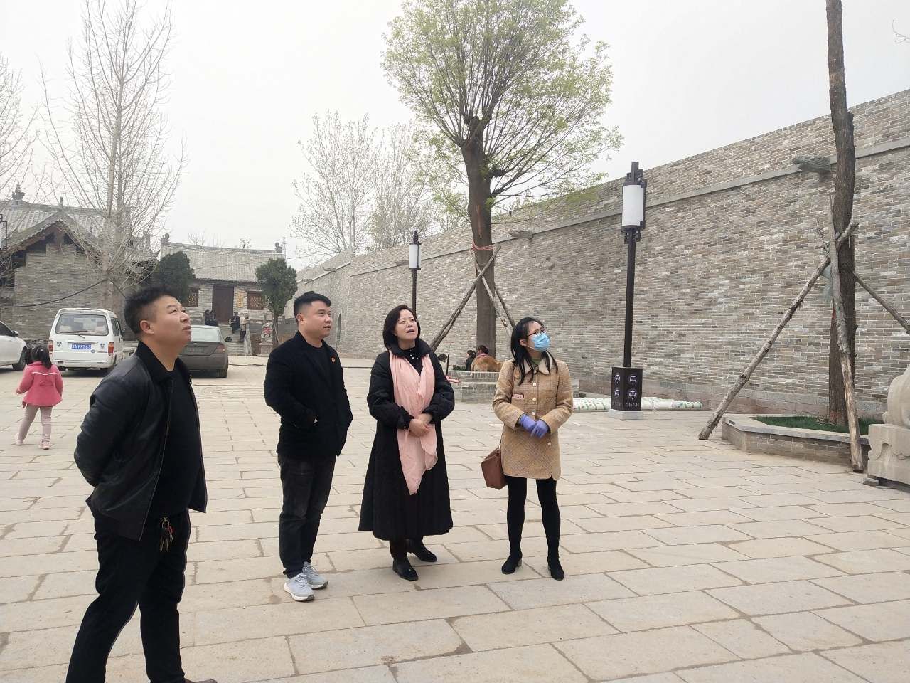 登封市工商联赴新调整分包联系的贫困村调研(图2)