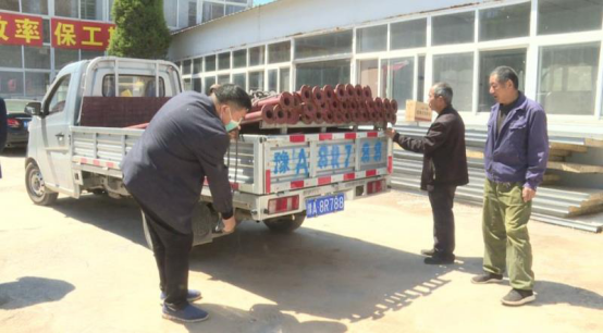 荥阳市工商联会员企业神龙泵业为架子沟村捐赠灌溉设备(图2)