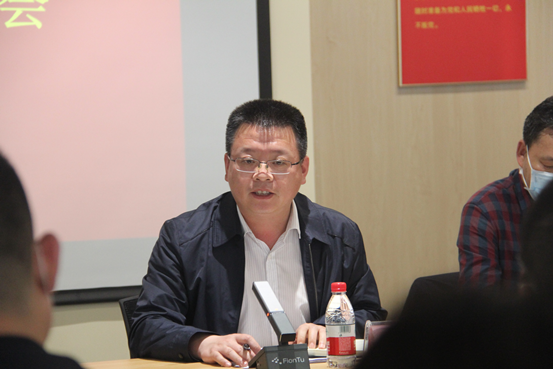 伟德体育直播开奖入口召开民营企业家学习习近平总书记给圆方集团员工回信座谈会(图5)