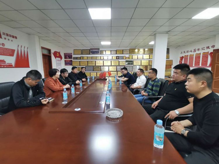 搭建消费平台 助力脱贫攻坚(图1) 搭建消费平台 助力脱贫攻坚(图1)