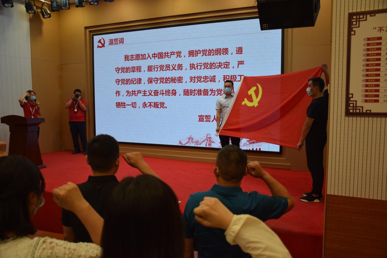 “学习榜样力量 弘扬劳动精神”(图2) “学习榜样力量 弘扬劳动精神”(图2)