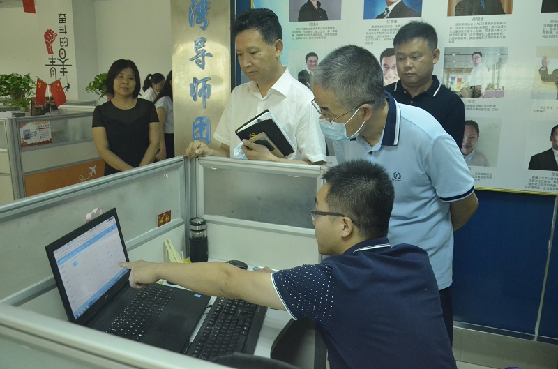 金水区委常委、统战部长付建峰走访辖区民营企业 开展谈话谈心活动(图2) 金水区委常委、统战部长付建峰走访辖区民营企业 开展谈话谈心活动(图2)