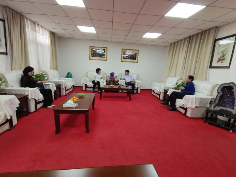 登封市开展与民营经济人士谈心活动(图1) 登封市开展与民营经济人士谈心活动(图1)