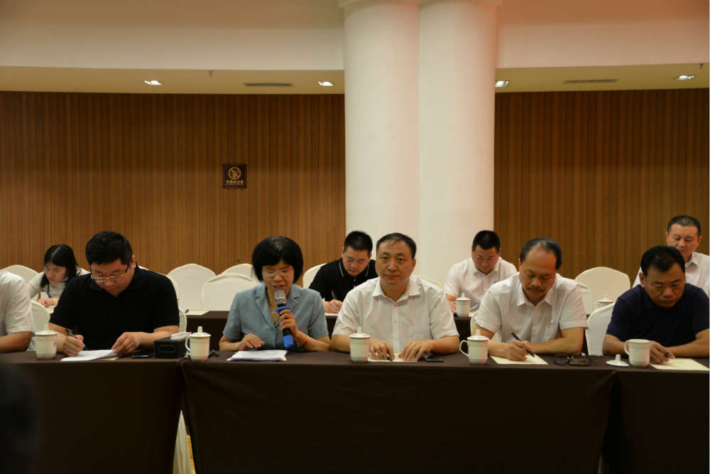 荥阳市政协、市委统战部联合对工商联和相关企业调研(图2) 荥阳市政协、市委统战部联合对工商联和相关企业调研(图2)