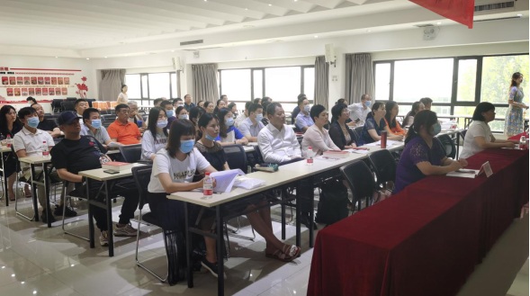 惠济区工商联组织民营企业家参与民法典讲座暨“惠同心·共筑梦”读书分享会(图2)