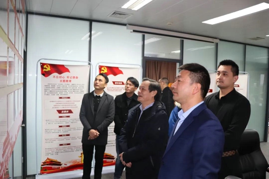 福建省台湾同胞联谊会党组书记江荣全来访郑州市南平商会(图3) 福建省台湾同胞联谊会党组书记江荣全来访郑州市南平商会(图3)