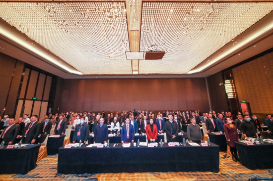 卢庆中当选首届河南省温州商会会长(图1) 卢庆中当选首届河南省温州商会会长(图1)